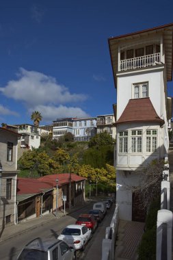 VALPARAISO, ŞİLİ - SEPTEMBER 04, 2015: Şili 'nin UNESCO Dünya Mirası kentindeki renkli evler.