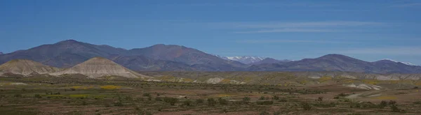 チリ北部のアタカマ砂漠にあるカラフルな山々 — ストック写真