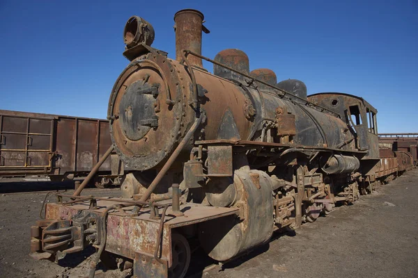 Historische motor werpen op Baquedano SNCF-Station — Stockfoto