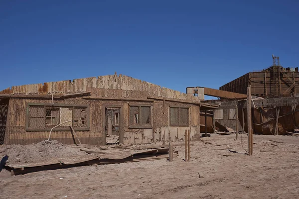 Población minera abandonada en el desierto de Atacama en Chile —  Fotos de Stock