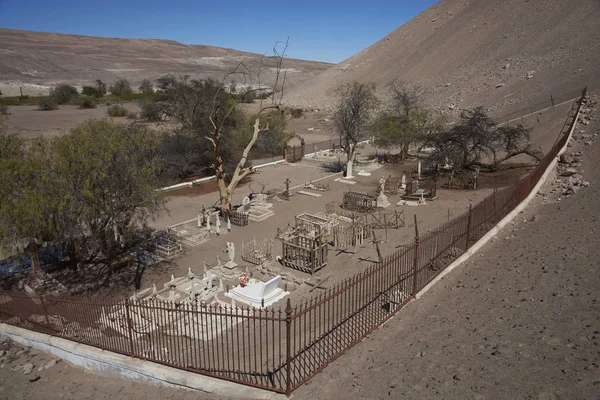 公墓在阿塔卡马沙漠 — 图库照片