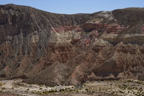 Formações rochosas coloridas no Altiplano — Fotografia de Stock