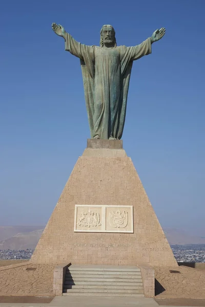Standbeeld van Christus op de Morro de Arica — Stockfoto
