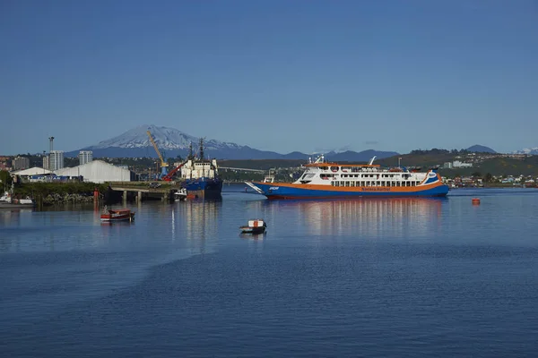 Puerto Montt Chili November 2017 Veerboot Nadert Laadramp Voorbereiding Voor — Stockfoto