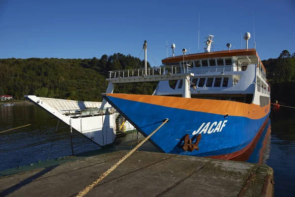 Puerto Montt Chili November 2017 Ferry Klaar Voertuigen Passagiers Drukke — Stockfoto