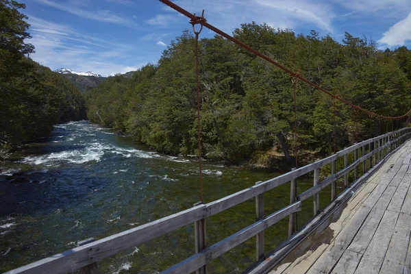 Houten Hangbrug Rivier Espolon Patagonië Chili — Stockfoto