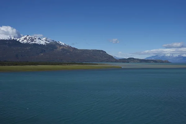 Τοπίο Κατά Μήκος Της Carretera Austral Δίπλα Στα Γαλάζια Μπλε — Φωτογραφία Αρχείου