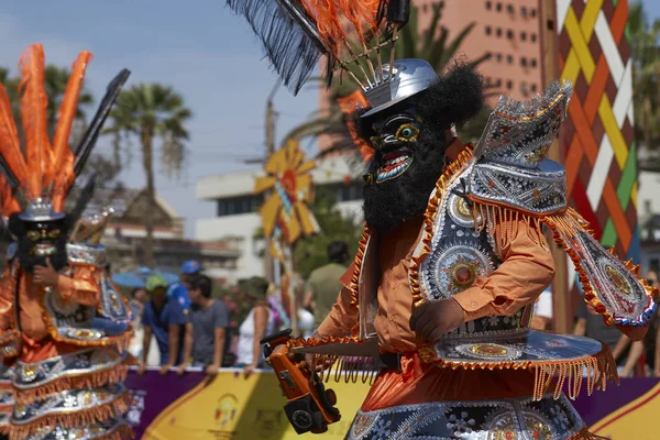 Arica Chile Fevereiro 2017 Membros Mascarados Grupo Dança Morenada Vestidos — Fotografia de Stock