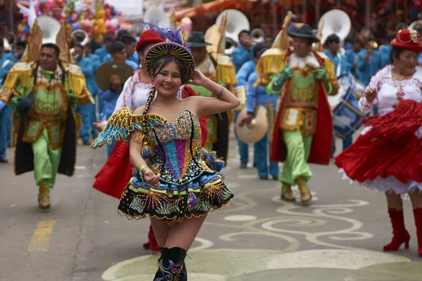 Oruro Bolivia Febrero 2017 Grupo Danza Morenada Coloridos Trajes Desfilando —  Fotos de Stock