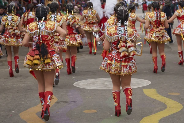 Oruro Bolivia Luty 2017 Tancerze Diablada Ozdobnych Kostiumach Paradują Górniczym — Zdjęcie stockowe