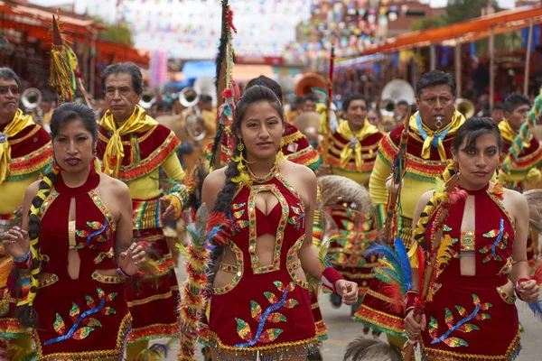 Oruro Bolivia Februari 2017 Tobasdansers Kleurrijke Kostuums Treden Tijdens Het — Stockfoto