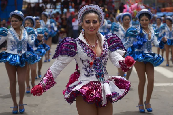Оруро Боливия Февраля 2017 Года Танцоры Капоралей Декоративных Костюмах Выступают — стоковое фото