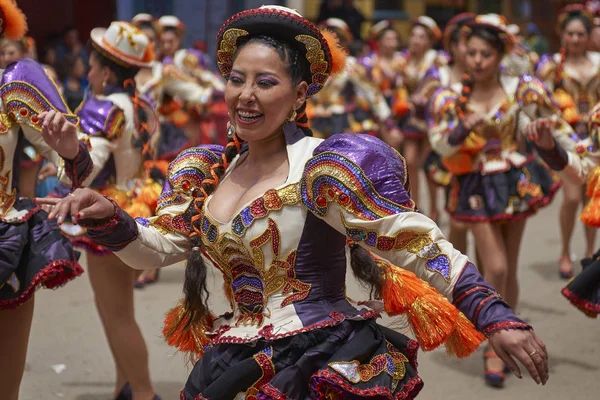 Oruro Bolivia Február 2017 Caporales Táncosok Díszes Jelmezben Fellépnek Ahogy — Stock Fotó