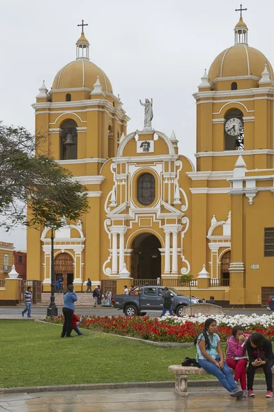 Trujillo Perú Septiembre 2014 Coloridos Edificios Que Rodean Plaza Armas — Foto de Stock