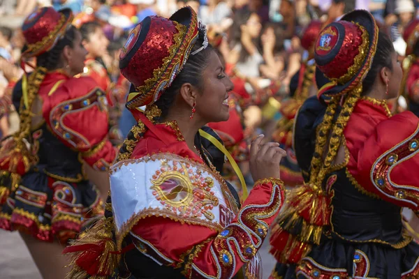 Arica Chile Februar 2017 Weibliche Mitglieder Einer Caporales Tanzgruppe Kunstvollen — Stockfoto