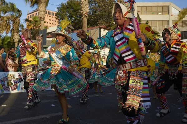 Arica Chile Fevereiro 2017 Dançarinos Tinkus Vestidos Com Trajes Ornamentados — Fotografia de Stock