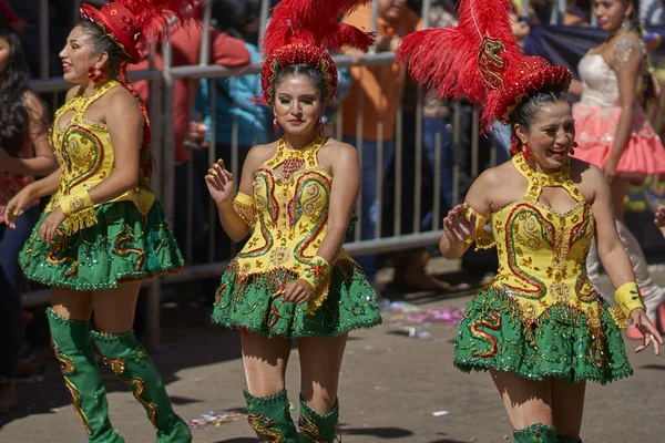 Oruro Bolívia Fevereiro 2017 Grupo Dança Morenada Trajes Coloridos Desfilando — Fotografia de Stock