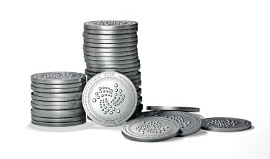 Büyük beyaz arka plan üzerinde izole Iota sikke yığını. IOTA para büyüme kavramı. Yeni sanal para, 3d render.