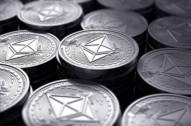 Ethereum para (Eth) bulanık closeup çıktı. Yeni cryptocurrency ve modern bankacılık kavramı. 3D render.
