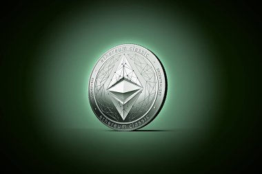 Parlak gümüş Ethereum klasik kavramı sikke üzerinde hafifçe koyu yeşil renkli yaktı. 3D render (yeni sanal para) 