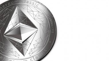 Gümüş Ethereum klasik (vb) ve burada senin metin ya da grafik yer kopya alanı sağdaki makro çekim. Beyaz izole. 3D render