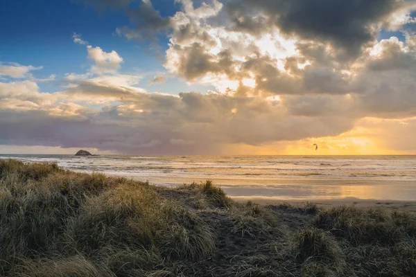 Yeni Zelanda - Muriwai Beach
