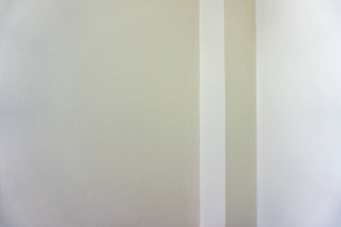 Evin içi pürüzsüz ve kremalı..