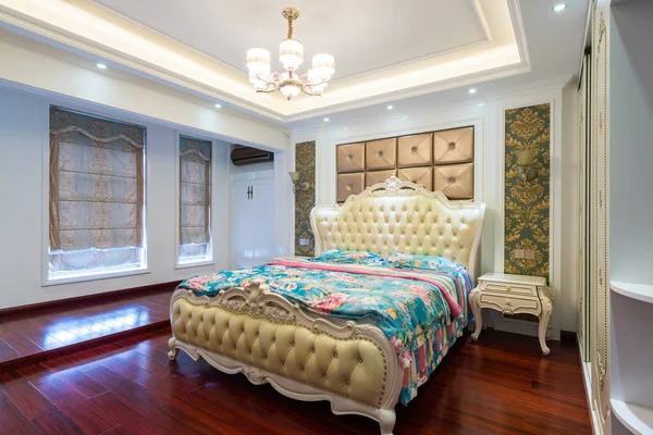 Luksusowa sypialnia — Zdjęcie stockowe