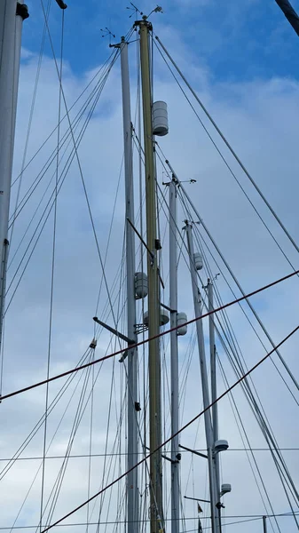 Yacht masts and rigging — Stock Photo, Image