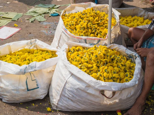 Goudsbloem Bloemknoppen Koop Bij Een Bloemenmarkt Indiase Staat Tamil Nadu — Stockfoto