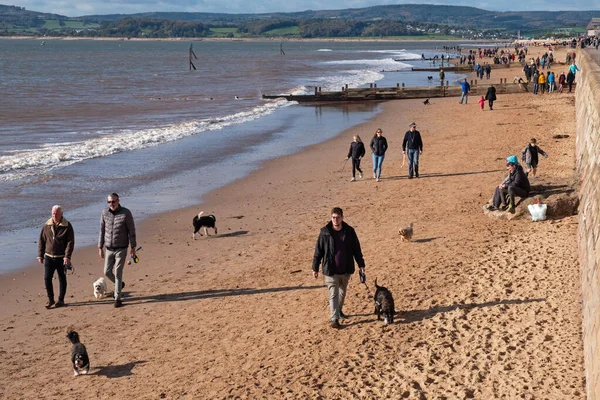 Exmouth England November 2019 Fine Weather Brings People Beach River — Stock Photo, Image