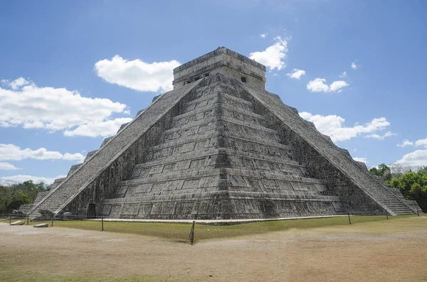 Acab Dzib, edificio maya en Chichén Itzá, México — Foto de Stock