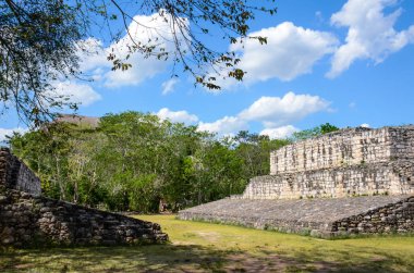 Ek Balam, Meksika ballgame sarayda