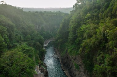 Kosta Rika'da Cachi barajı