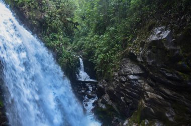 Kosta Rika şelaleler