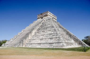 Chichen Itza: Castle