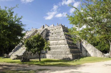 Chichen Itza: tzompantli yapısı