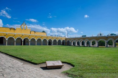 Izamal bir Antonio Nunnery