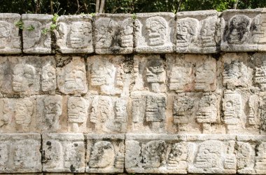 Chichen Itza: Tzompantli