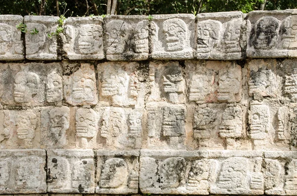 Chichen Itza Tzompantli — Zdjęcie stockowe