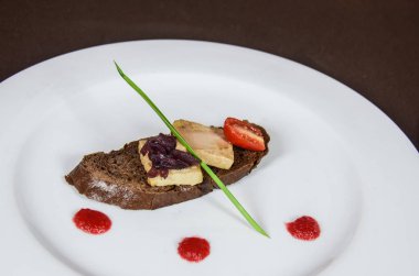 Meze ekmek ve peynir ile