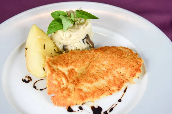 Filete de pescado de un restaurante de lujo — Foto de Stock