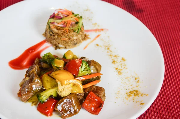 Plato Teppankai en un restaurante de especialidades — Foto de Stock