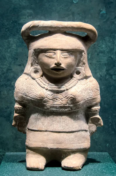 Forntida maya figur på isle of Haina — Stockfoto