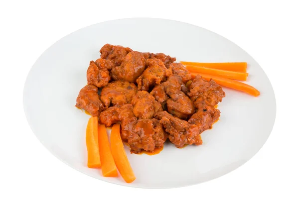 Alitas de pollo deshuesadas con salsa de búfalo y zanahorias — Foto de Stock