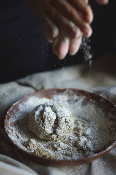 Female hands preparing dough — Stock Photo, Image