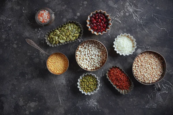 Kaplarda çeşitli Hububat Ürünleri