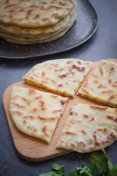Khychin Tortilla Hagyományos Balkáni Ételek Sötét Hátú — Stock Fotó