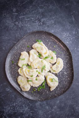 Hamur köftesi, Rus mutfağı, koyu sırt.