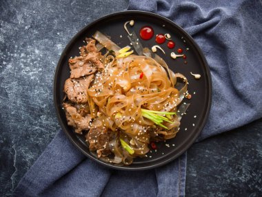 Asya mutfağı, Asya Baharatlı Biftek Eriştesi